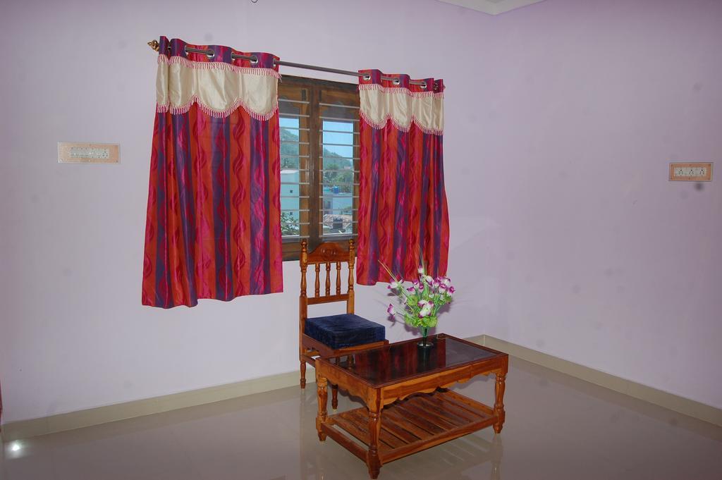 Rainbow Guest House Tiruvannāmalai Habitación foto