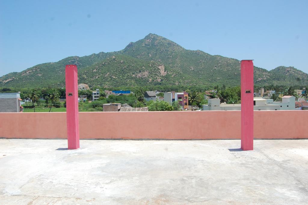 Rainbow Guest House Tiruvannāmalai Exterior foto